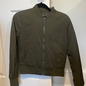 Lululemon nonstop bomber